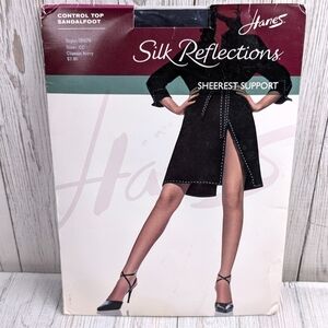 Vintage '03 Silk Reflections Sandalfoot Control Top Classic Navy CD 0E079